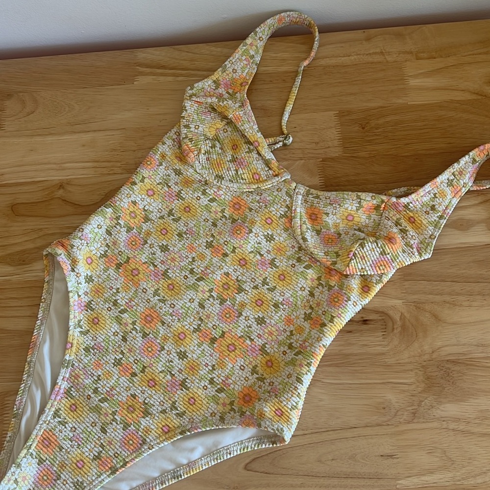 Billabong floral one piece